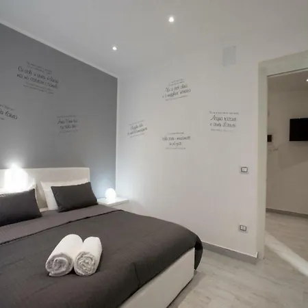 Locami Holiday&house Il Detto Casa Regina *