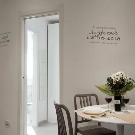 Locami Holiday&house Il Detto Casa Regina Apartment *