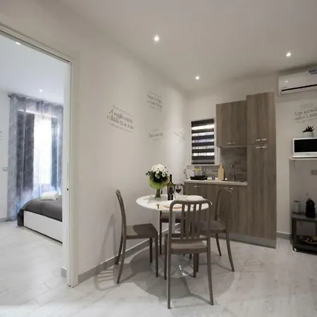 Locami Holiday&house Il Detto Casa Regina *