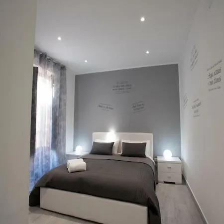 Locami Holiday&house Il Detto Casa Regina Apartment *